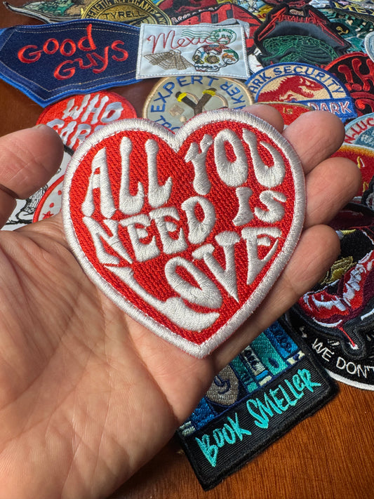 ♥️ Parche Bordado All You Need is Love